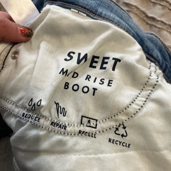 Lucky Brand Sweet Mid rise boot cut jeans - Picture 5 of 5